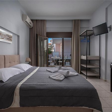 פפקוהורי Adonis Hotel מראה חיצוני תמונה