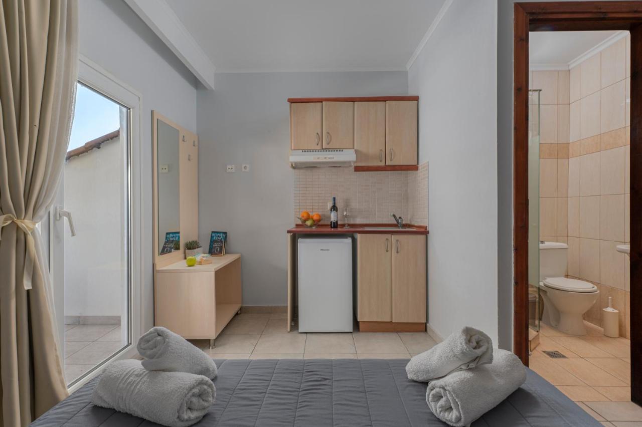 פפקוהורי Adonis Hotel מראה חיצוני תמונה