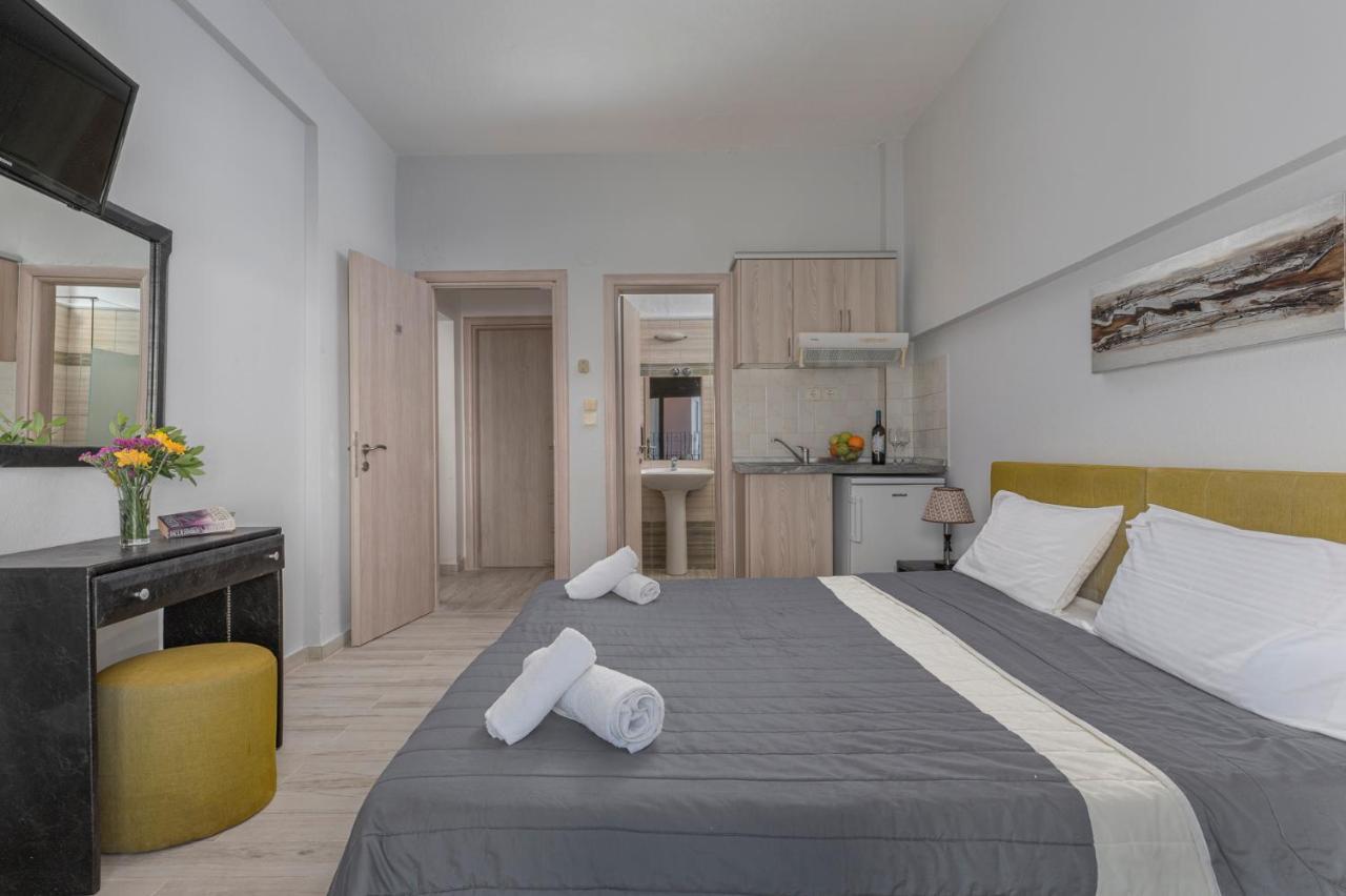 פפקוהורי Adonis Hotel מראה חיצוני תמונה
