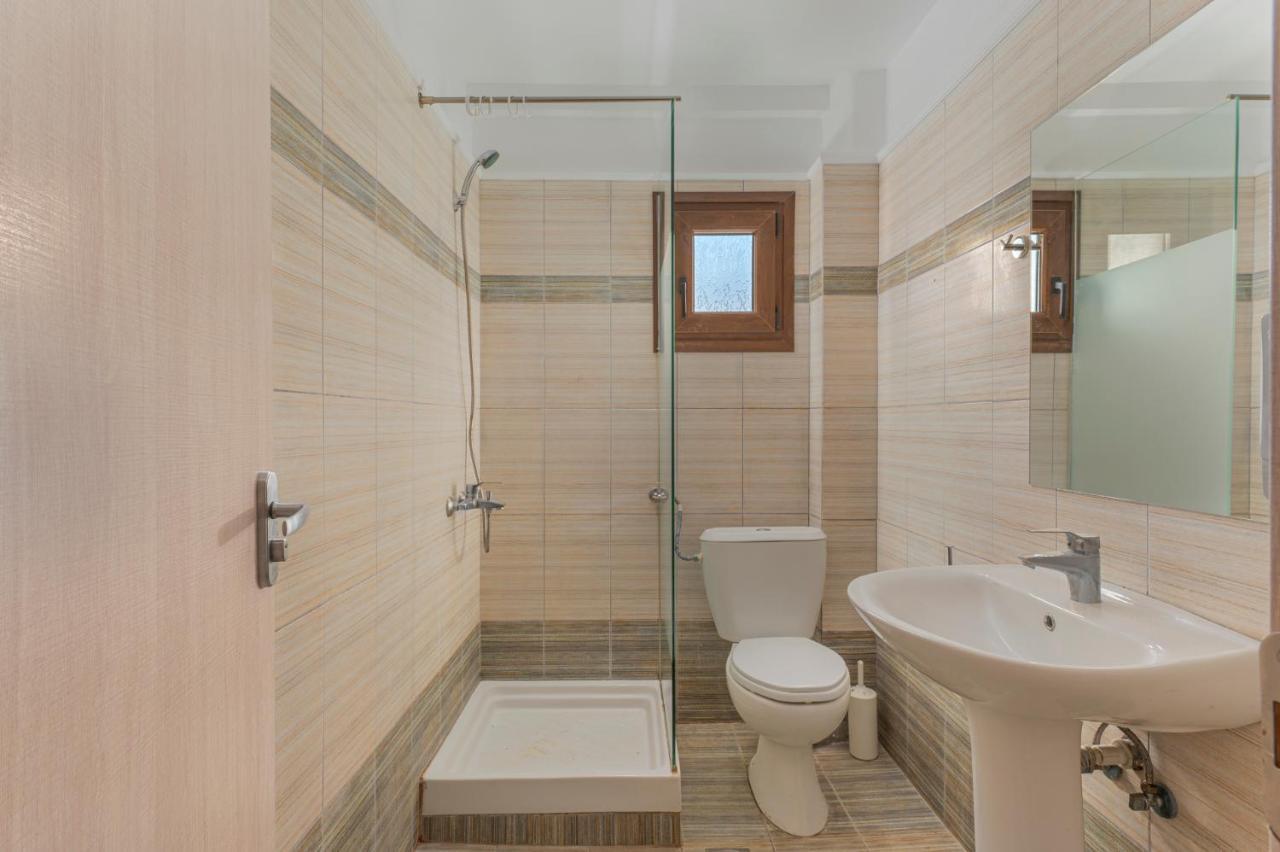 פפקוהורי Adonis Hotel מראה חיצוני תמונה