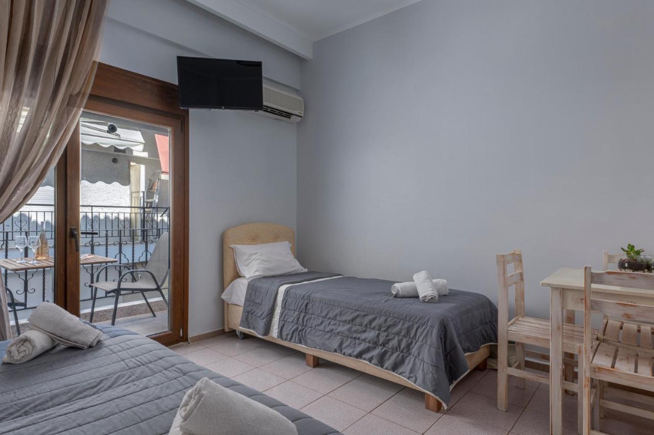 פפקוהורי Adonis Hotel מראה חיצוני תמונה