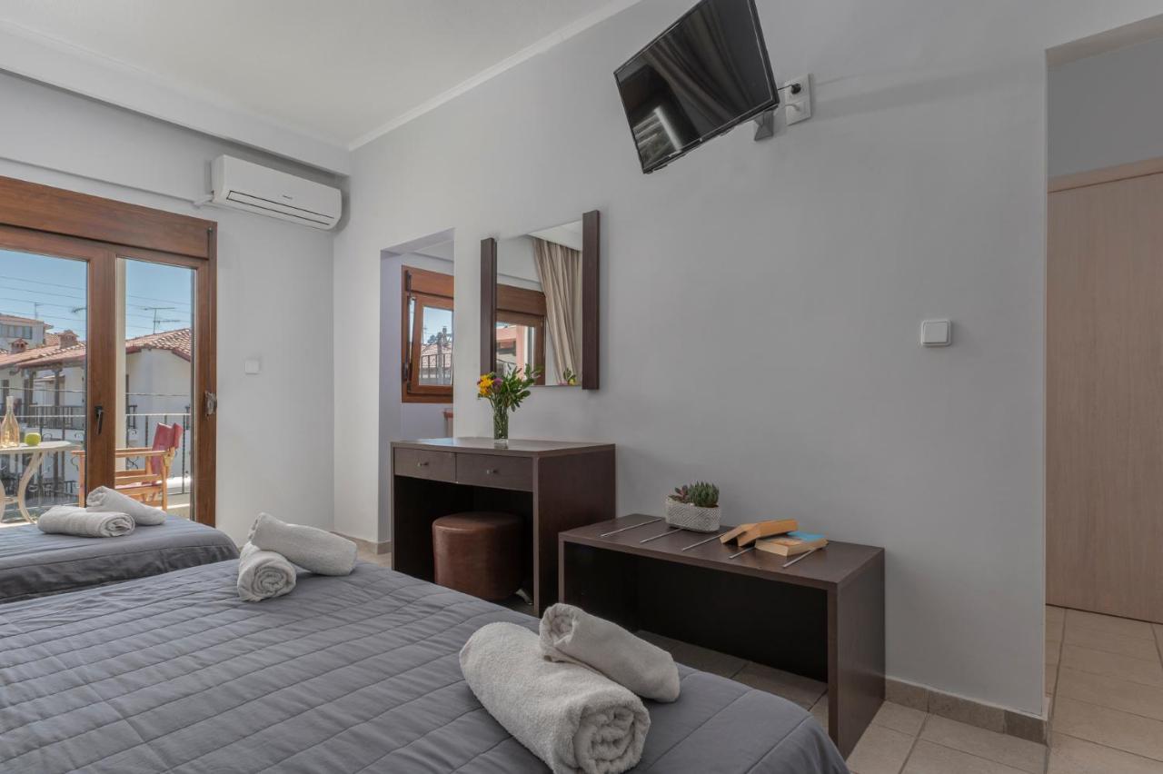 פפקוהורי Adonis Hotel מראה חיצוני תמונה
