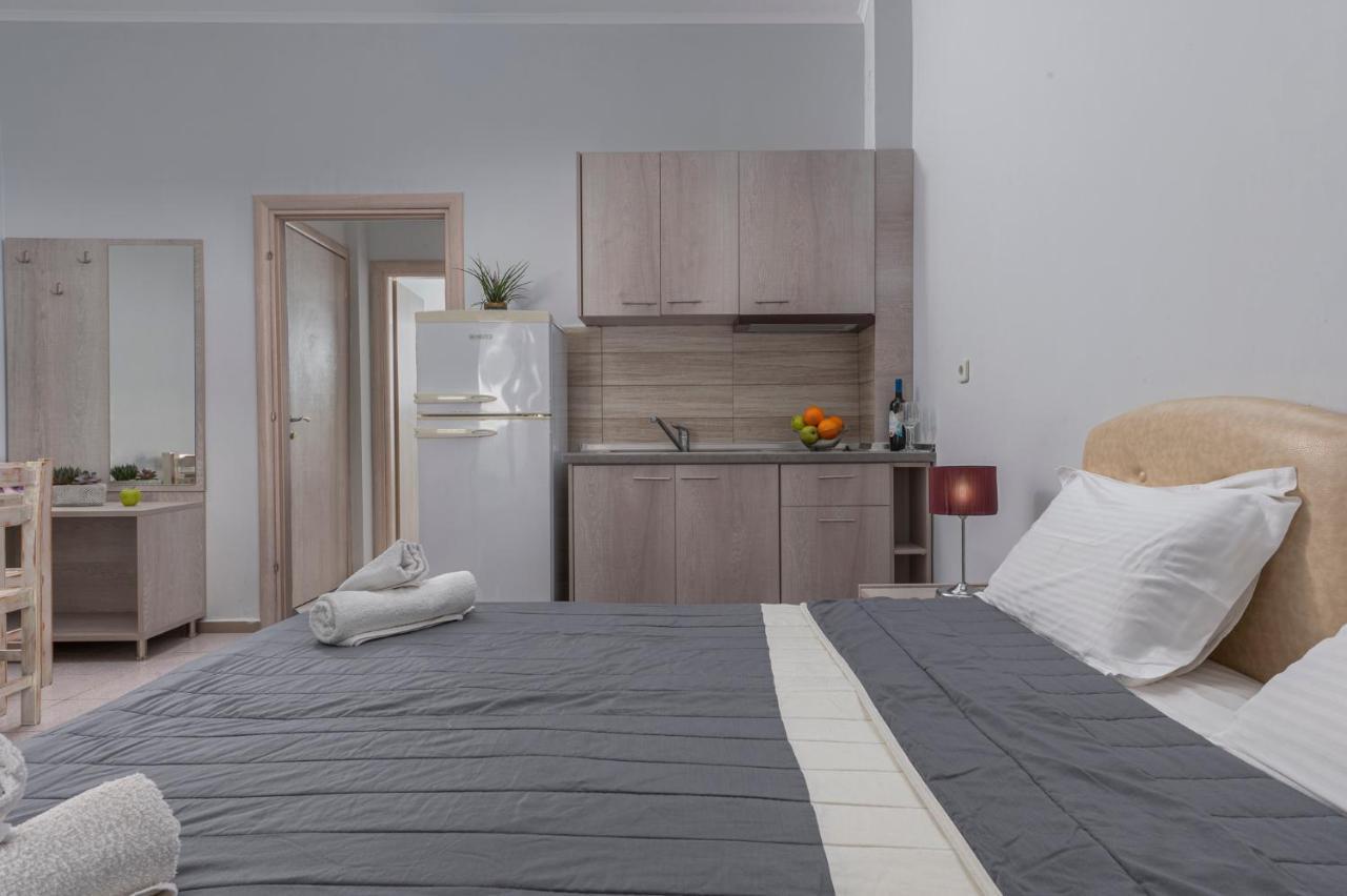 פפקוהורי Adonis Hotel מראה חיצוני תמונה