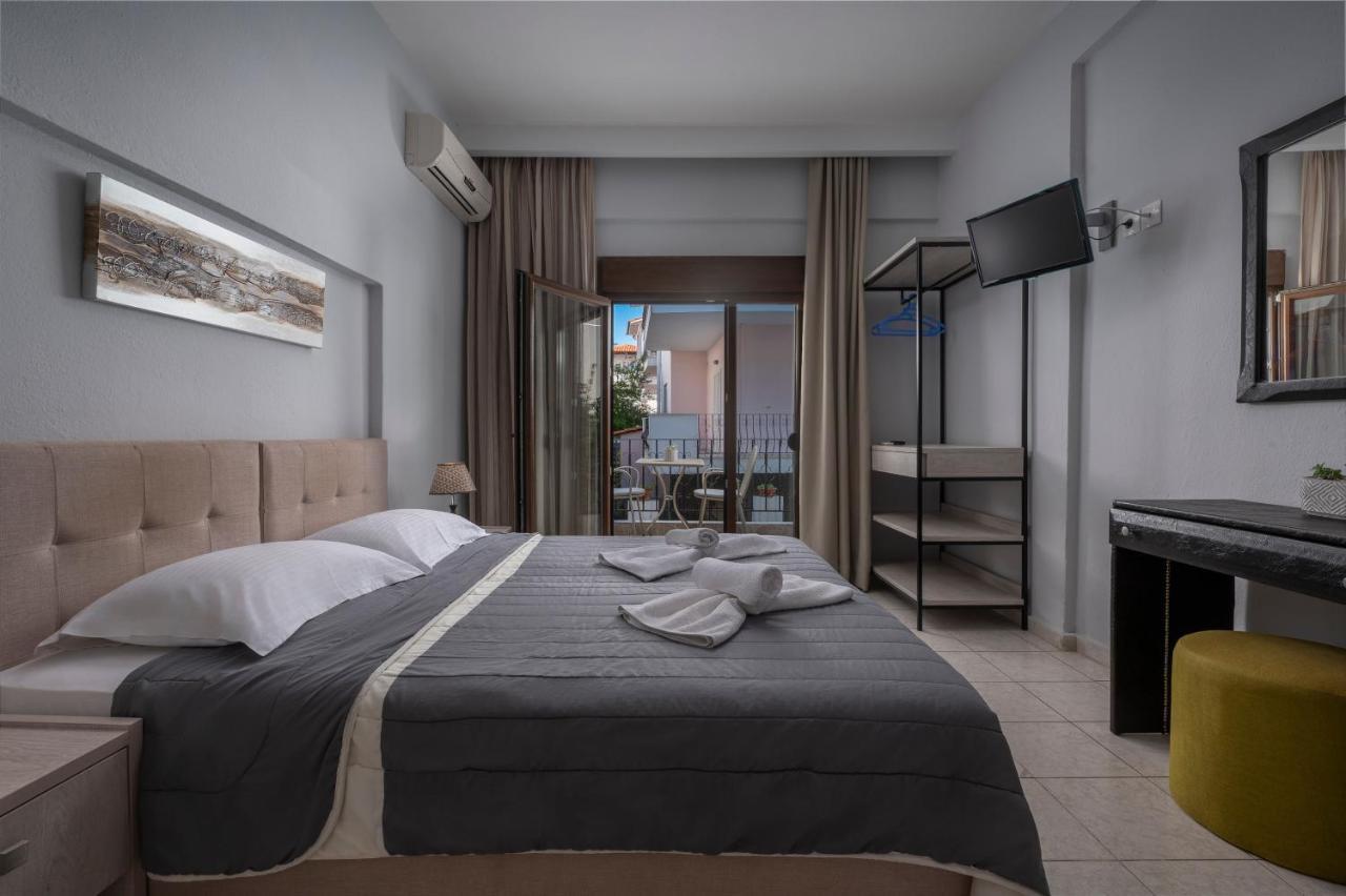 פפקוהורי Adonis Hotel מראה חיצוני תמונה