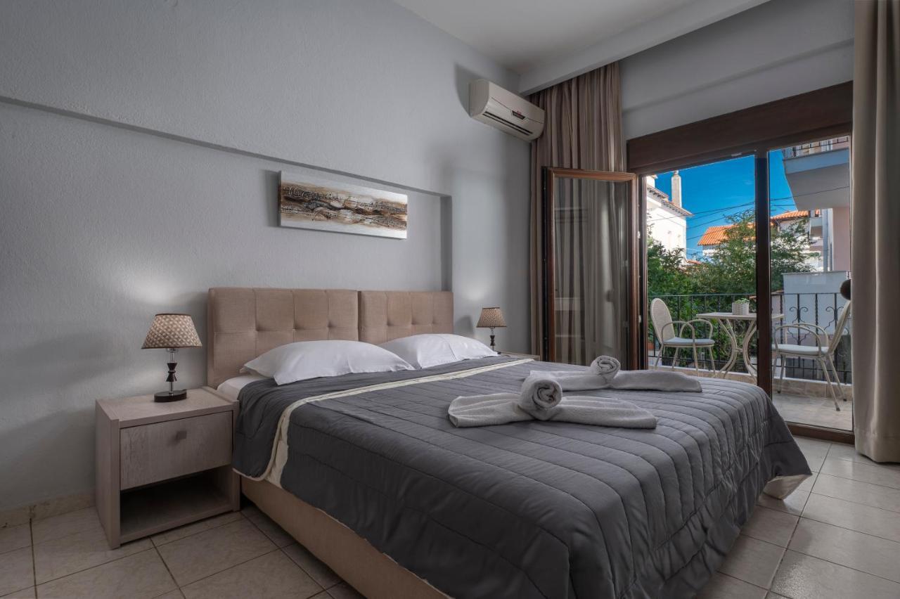 פפקוהורי Adonis Hotel מראה חיצוני תמונה